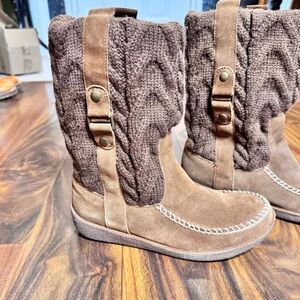 American eagle women’s size 8 brown booties